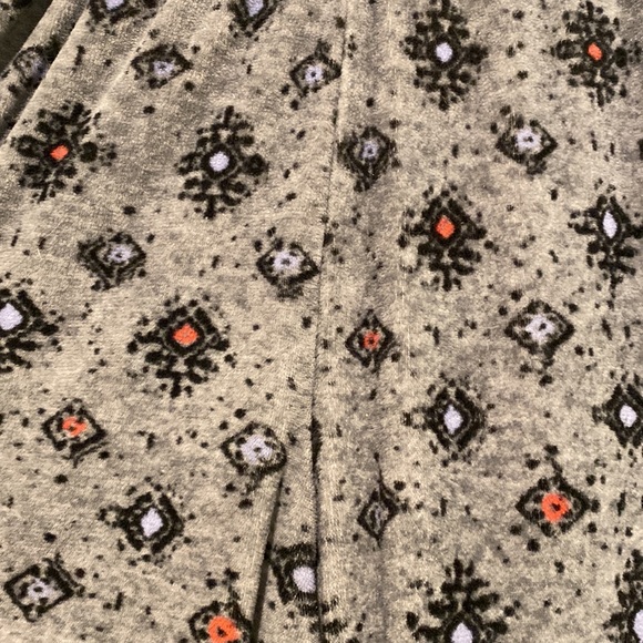 Cuddl Duds Climate Right Patterned Gray Pajama Pants (Size S) - Picture 3 of 9